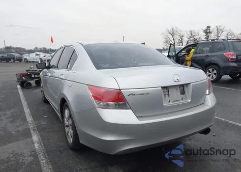 2008 Honda Accord 2.4 Ex-L z USA, uszkodzony, nr VIN 1HGCP26878A133511